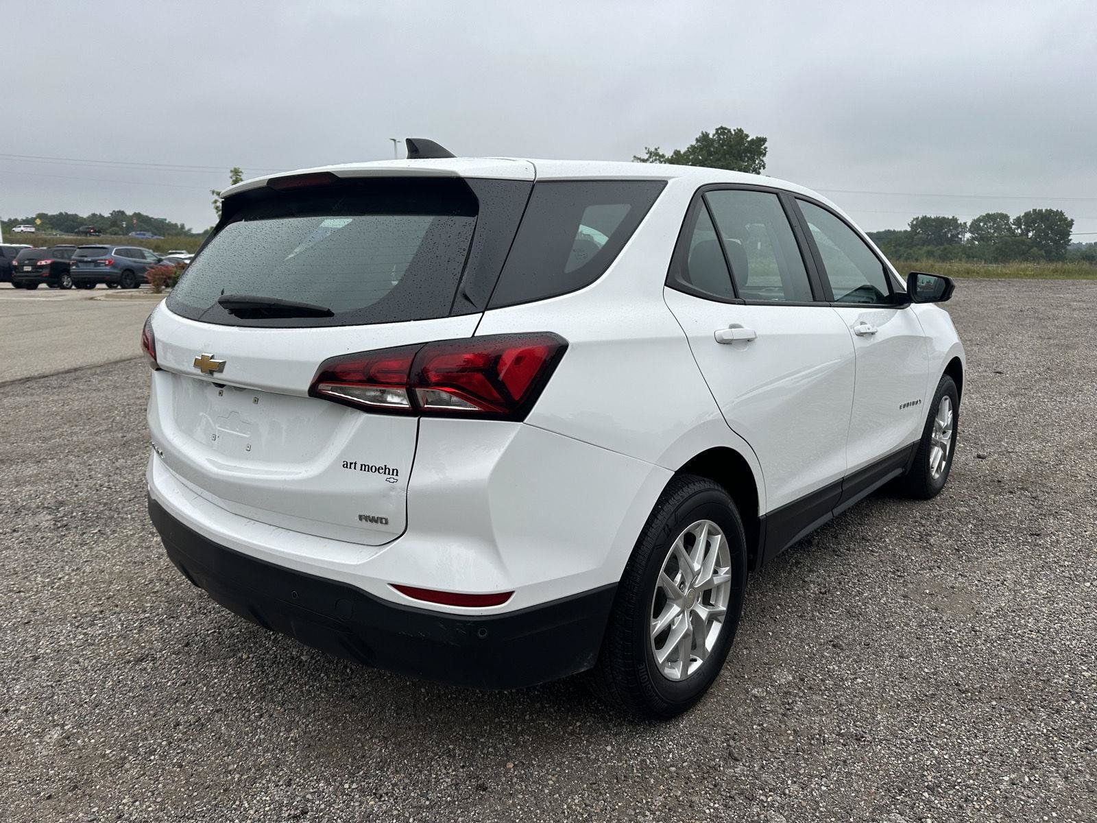 Used 2022 Chevrolet Equinox LS w/ Driver Confidence II Package AWD/4WD image 7