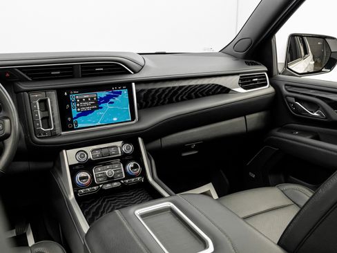 Used 2023 GMC Yukon Denali image 42