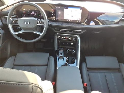 Used 2025 Audi Q5 Premium Plus w/ Premium Plus image 13