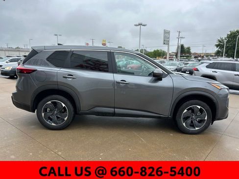Used 2025 Nissan Rogue SV AWD/4WD image 5