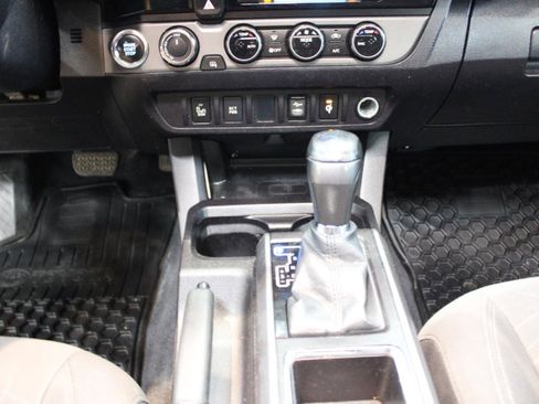 Used 2016 Toyota Tacoma SR5 AWD/4WD image 20