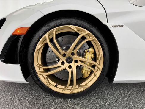 Used 2026 McLaren 750S RWD image 30