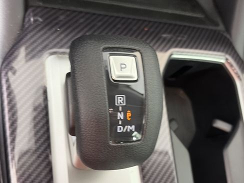 Used 2025 Mitsubishi Outlander ES FWD image 26
