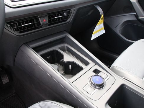 New 2026 Volkswagen Tiguan SE FWD image 21
