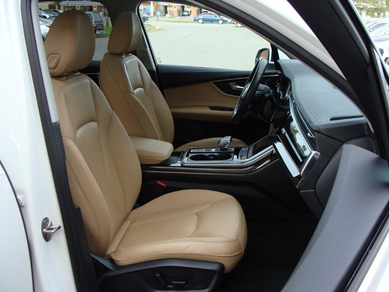 Used 2024 Audi Q7 3.0T Premium AWD/4WD image 11