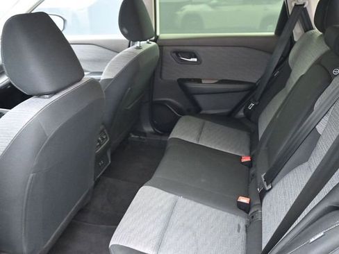 Used 2023 Nissan Rogue SV image 17