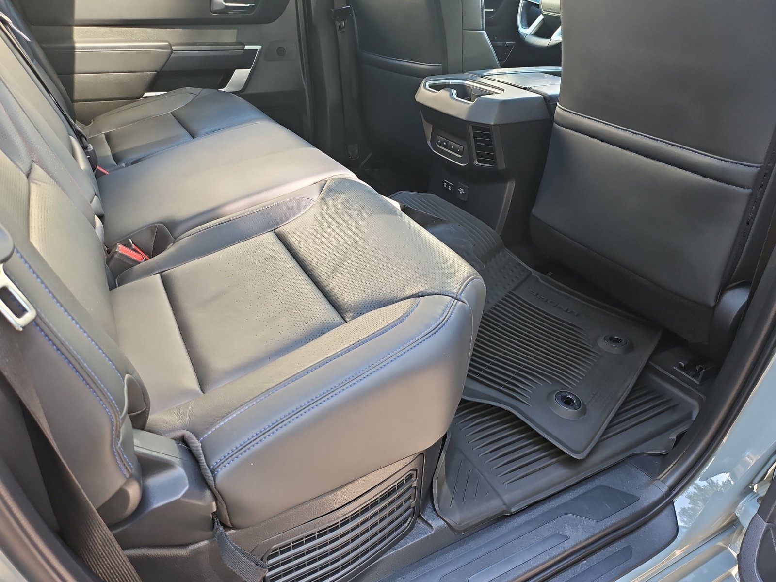 Used 2025 Toyota Tundra Platinum AWD/4WD image 32