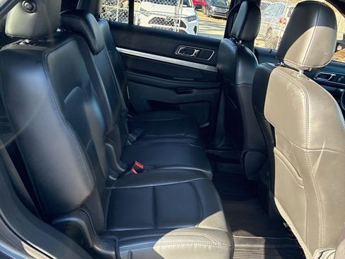 Used 2019 Ford Explorer XLT w/ Equipment Group 202A image 13