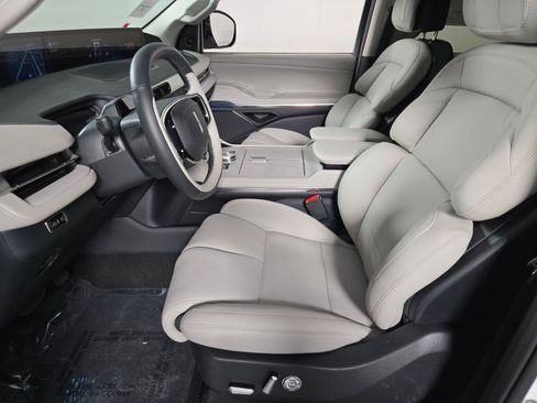New 2026 Lincoln Navigator Premiere AWD/4WD image 12