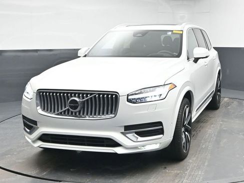 Used 2023 Volvo XC90 B5 Plus w/ Protection Package Premier image 3