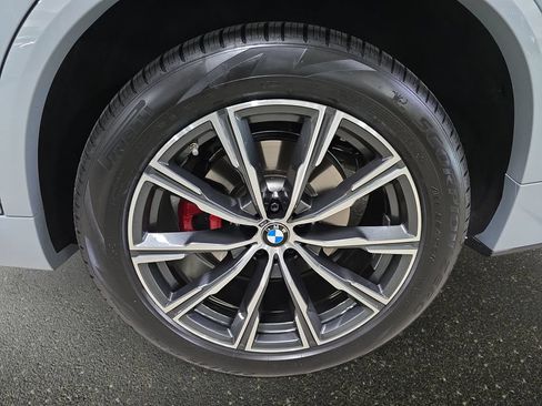 Used 2026 BMW X5 sDrive40i w/ M Sport Package RWD image 32