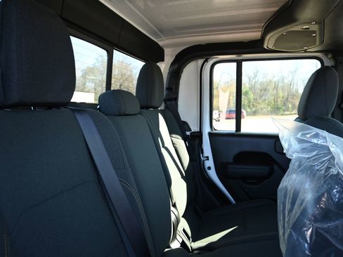 New 2026 Jeep Gladiator Sport image 21