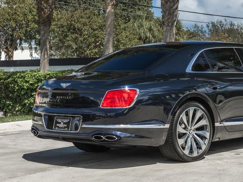 Used 2022 Bentley Flying Spur V8 AWD/4WD image 7