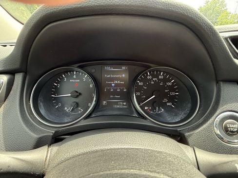 Used 2017 Nissan Rogue SV w/ Midnight Edition FWD image 16