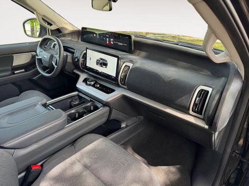 Certified 2025 Ford Expedition Max Active AWD/4WD image 15