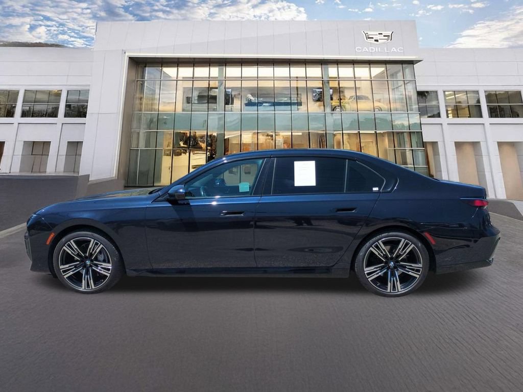 Used 2023 BMW 740i w/ Parking Assistance Package RWD image 8