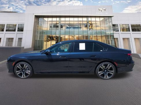 Used 2023 BMW 740i w/ Parking Assistance Package RWD image 8