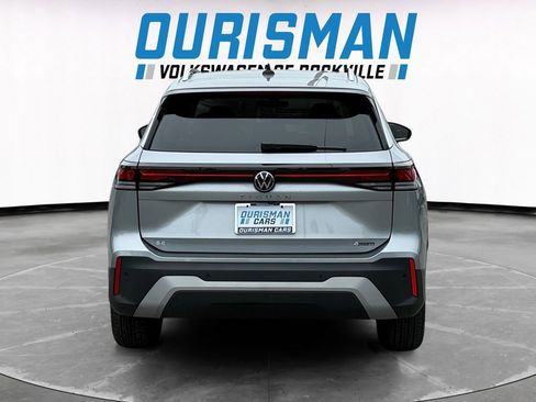 Used 2025 Volkswagen Tiguan SE w/ Panoramic Sunroof Package AWD/4WD image 4