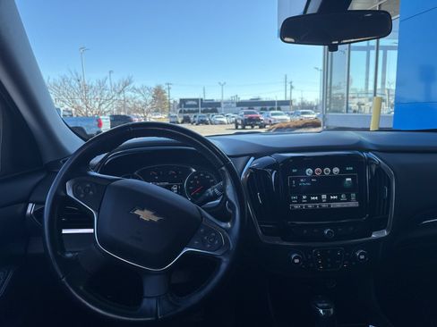 Used 2019 Chevrolet Traverse LT w/ LPO, Floor Liner Package AWD/4WD image 2