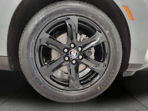 Used 2023 Buick Enclave Essence w/ Experience Buick Package image 3