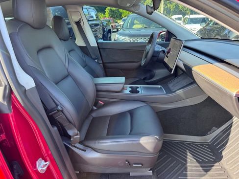 Used 2022 Tesla Model Y Long Range AWD/4WD image 22