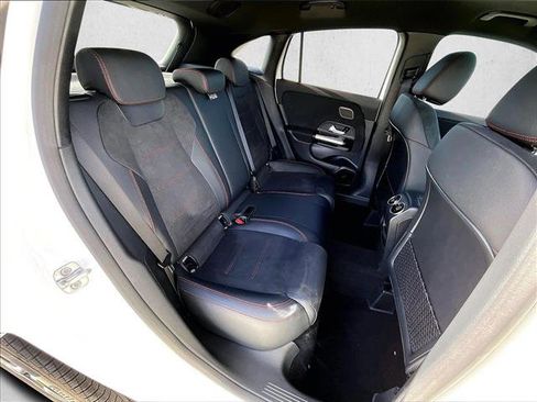 Used 2025 Mercedes-Benz GLA 250 image 29