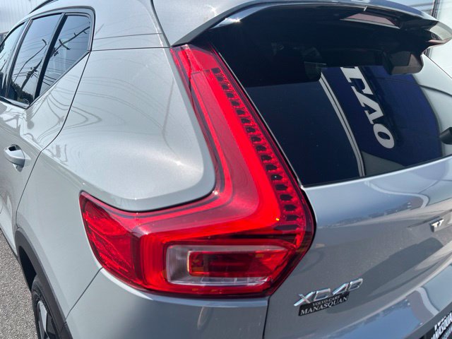 Certified 2024 Volvo XC40 B5 Core AWD/4WD image 10