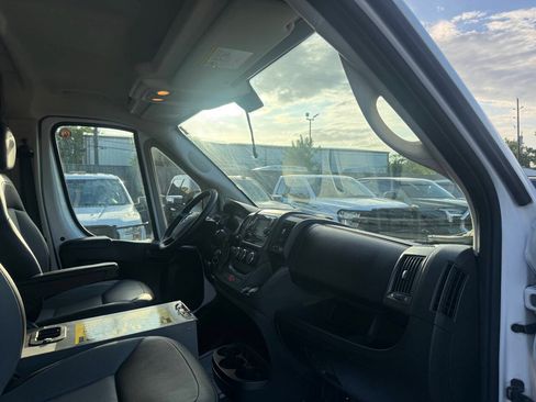 Used 2018 RAM ProMaster 3500 w/ Interior Convenience Group FWD image 9