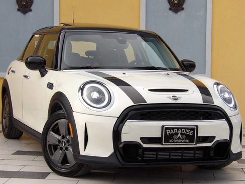 Used 2022 MINI Cooper S image 1