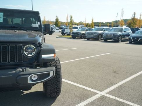 New 2025 Jeep Gladiator Sport image 32