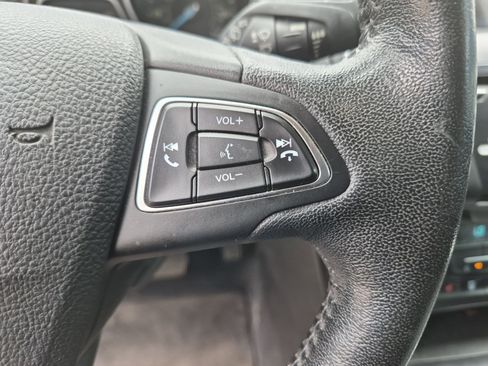 Used 2016 Ford Focus Titanium w/ Titanium Technology Package FWD image 18
