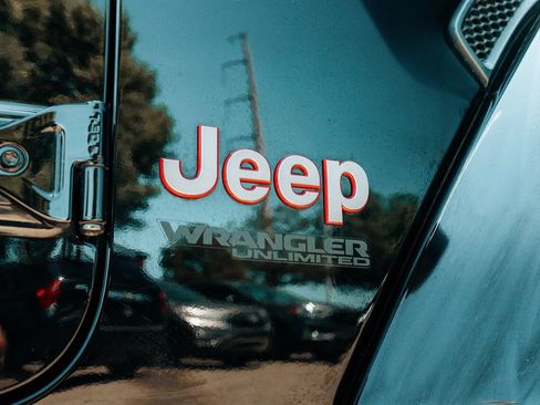 Used 2021 Jeep Wrangler Unlimited Rubicon AWD/4WD image 11