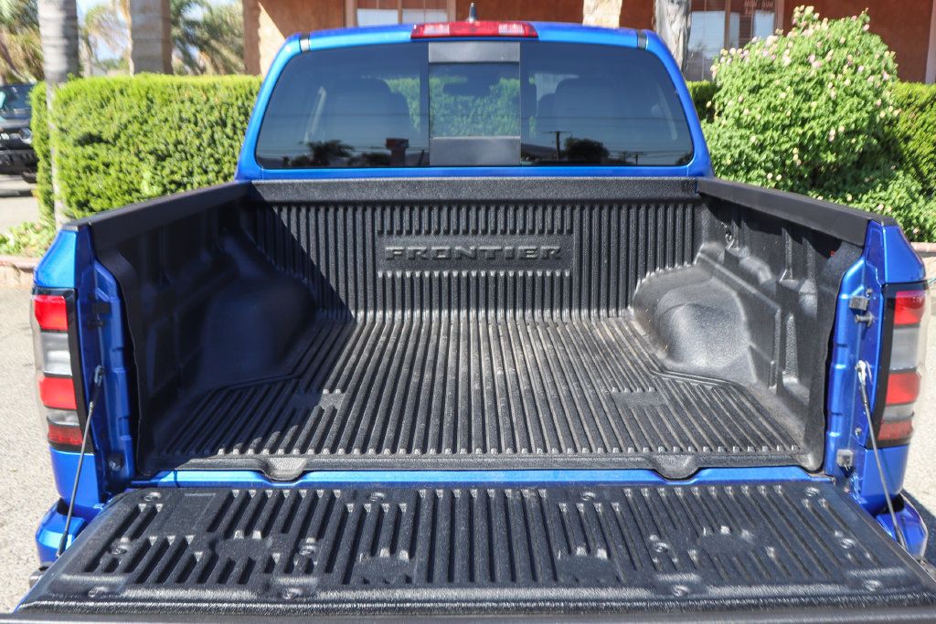Used 2025 Nissan Frontier SV RWD image 8