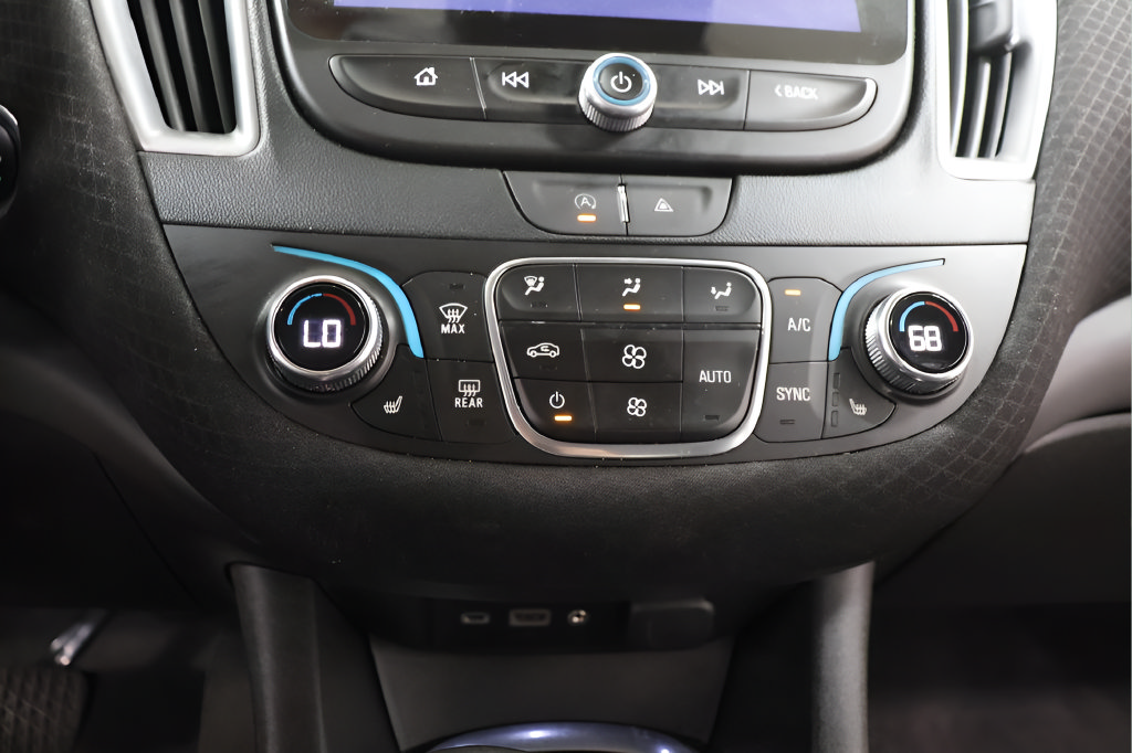 Used 2023 Chevrolet Malibu LT FWD image 9