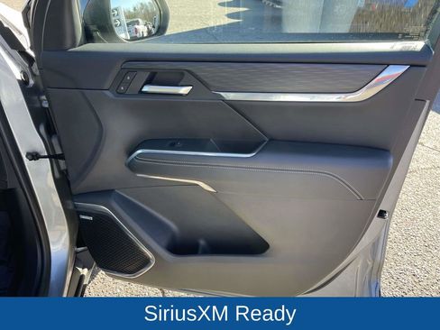 Used 2025 GMC Acadia Elevation image 15