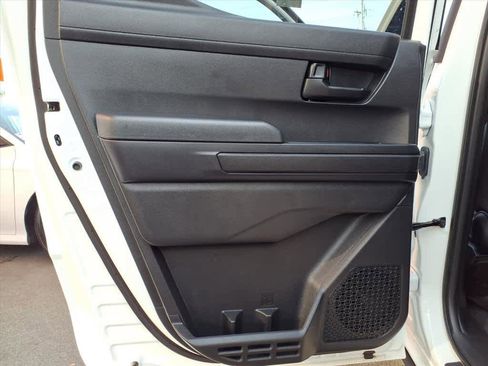 Used 2025 Toyota Tacoma SR5 image 19