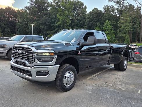 New 2026 RAM 3500 Tradesman w/ Chrome Appearance Group A AWD/4WD image 3