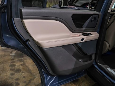 Used 2021 Lincoln Aviator Reserve w/ Elements Package Plus AWD/4WD image 42
