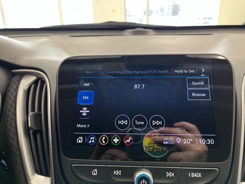 Used 2024 Chevrolet Malibu LT image 30