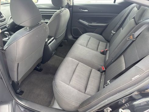 Used 2022 Nissan Altima 2.5 SV FWD image 15