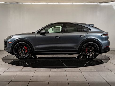 New 2026 Porsche Cayenne S image 2