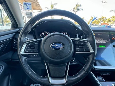 Used 2025 Subaru Outback Premium AWD/4WD image 11