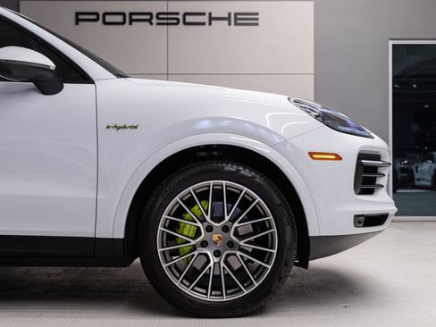 Used 2023 Porsche Cayenne image 11