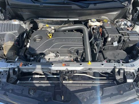 Used 2024 Chevrolet Equinox LT image 9