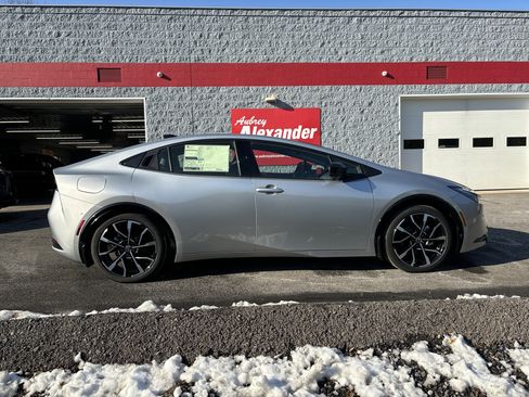 New 2026 Toyota Prius Plug-In Hybrid image 2