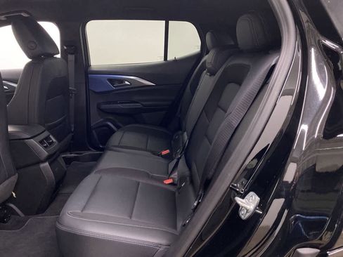 Used 2025 Chevrolet Equinox EV LT w/ Convenience Package image 17