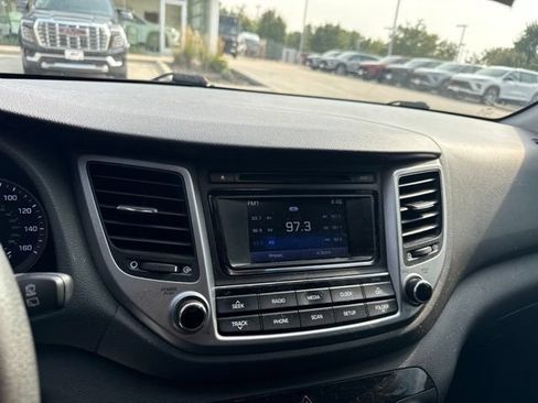Used 2017 Hyundai Tucson SE w/ SE Popular Package 02 FWD image 13