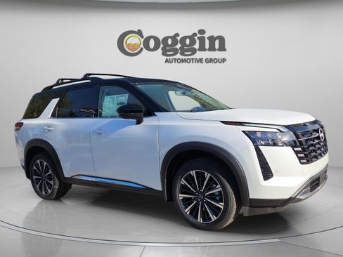 New 2026 Nissan Pathfinder Platinum image 8