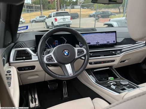 Used 2024 BMW X5 xDrive40i w/ M Sport Package AWD/4WD image 12