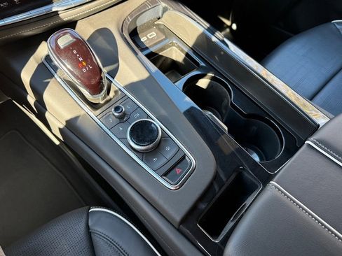 Used 2024 Cadillac Escalade Sport w/ LPO, ONYX Package image 41